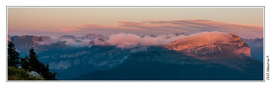 Charmant_Som_058.jpg - Au nord est, de drôles de nuages d'altitude