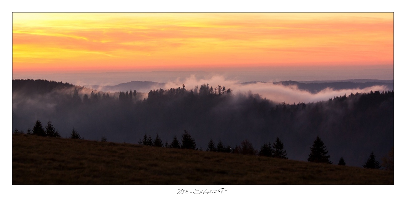 Bagenelles_Brezouard_075.jpg - Superbe ambiance inattendue après une journée sèche.